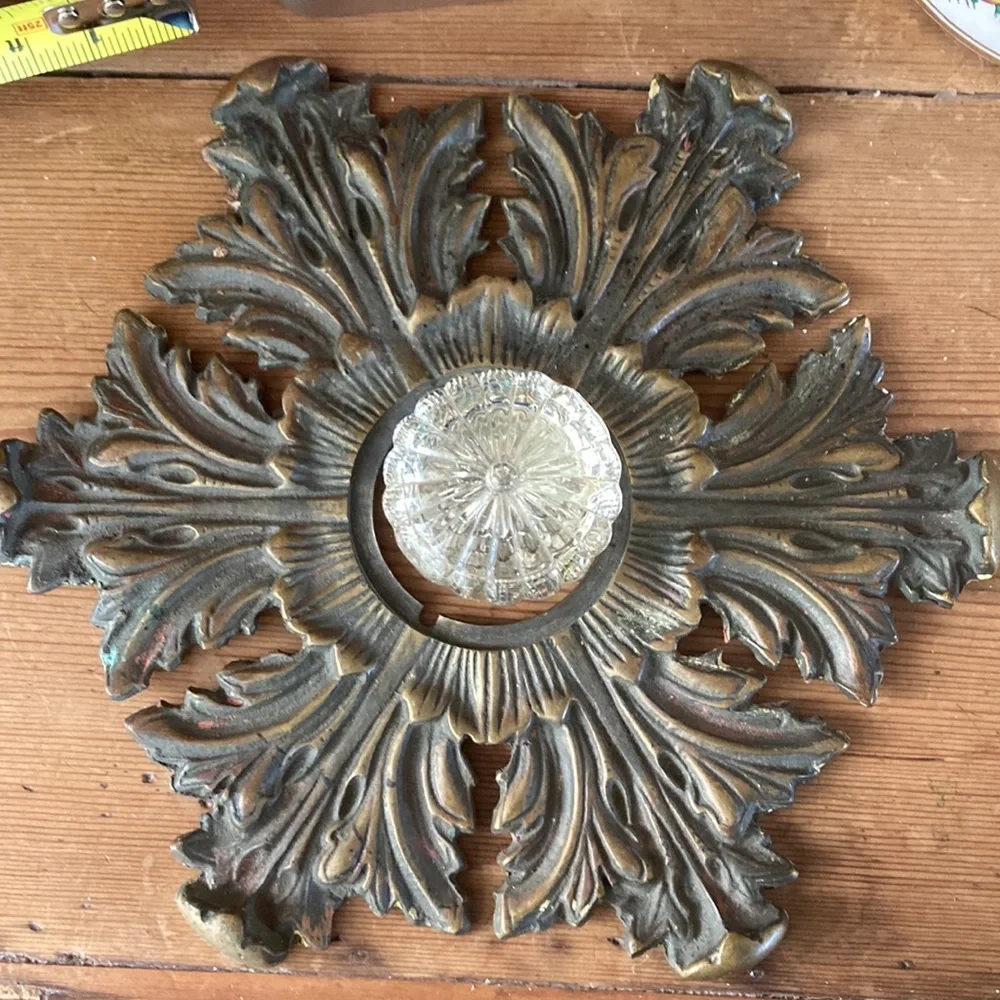 Large brass ornament - Picture 2 of 3